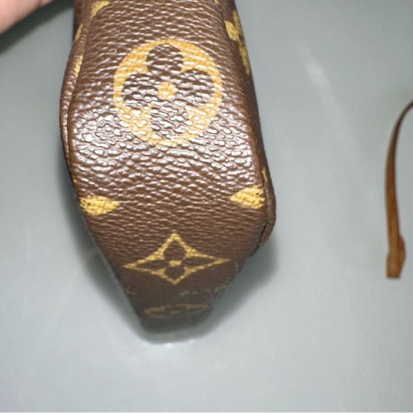 Louis Vuitton Pouchette - Picture 8 of 11
